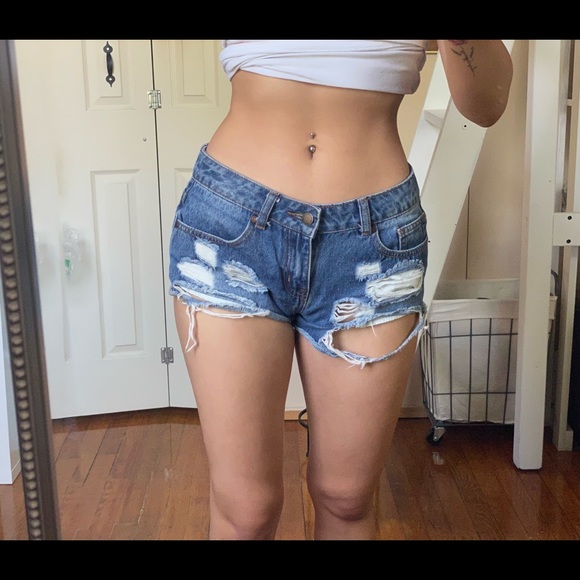 Shorts - Picture 4 of 4